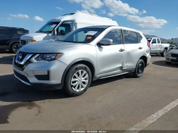 KNMAT2MT9HP554779 2017 NISSAN ROGUE - Image 2