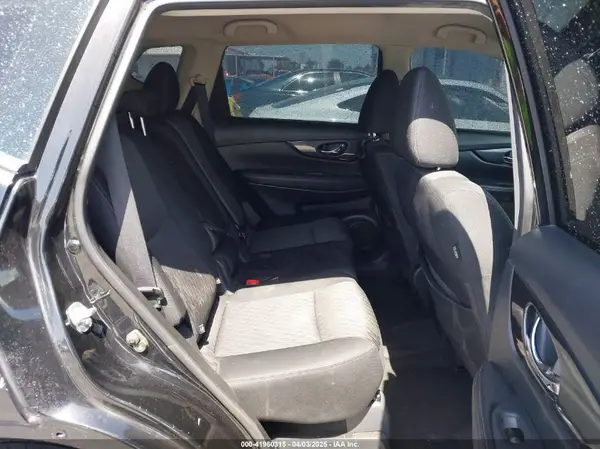 KNMAT2MT9HP563031 2017 NISSAN ROGUE - Image 8