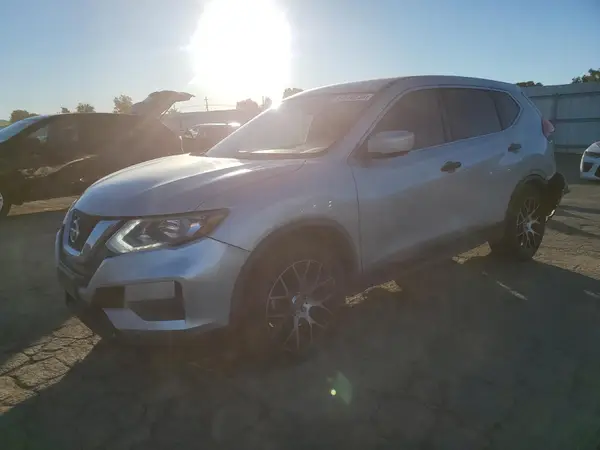 KNMAT2MT9HP569265 2017 NISSAN ROGUE - Image 1