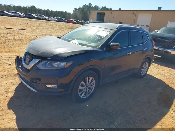 KNMAT2MT9HP572456 2017 NISSAN ROGUE - Image 2