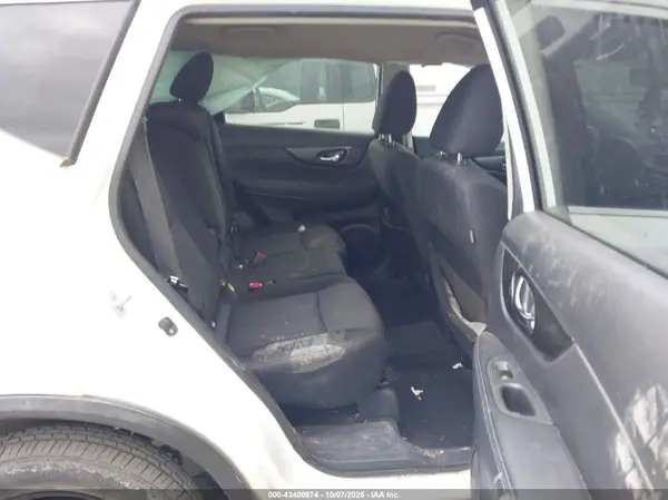 KNMAT2MT9HP574093 2017 NISSAN ROGUE - Image 8