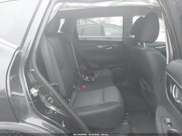 KNMAT2MT9HP584641 2017 NISSAN ROGUE - Image 8