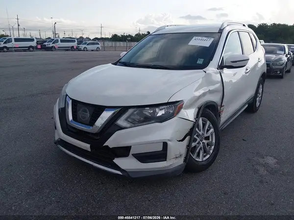 KNMAT2MT9HP585787 2017 NISSAN ROGUE - Image 2