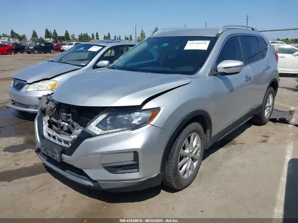 KNMAT2MT9HP586227 2017 NISSAN ROGUE - Image 2