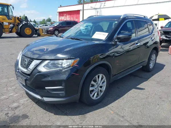 KNMAT2MT9HP586776 2017 NISSAN ROGUE - Image 2