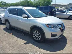 KNMAT2MT9HP588236 2017 NISSAN ROGUE