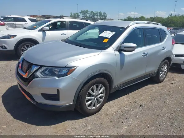 KNMAT2MT9HP588236 2017 NISSAN ROGUE - Image 2