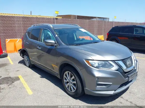 KNMAT2MT9HP588530 2017 NISSAN ROGUE - Image 1