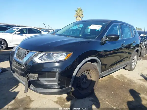 KNMAT2MT9HP599057 2017 NISSAN ROGUE - Image 2