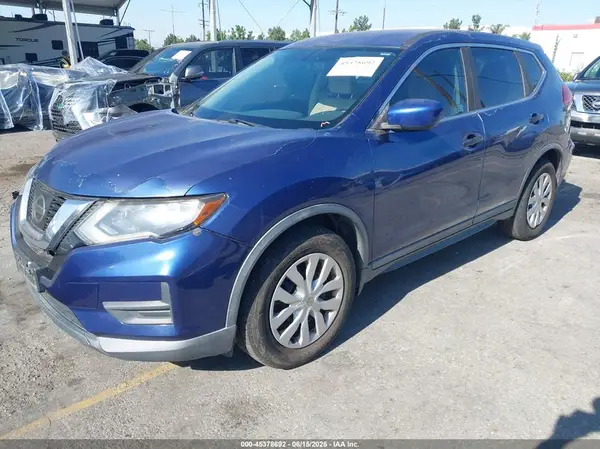 KNMAT2MT9HP600126 2017 NISSAN ROGUE - Image 2