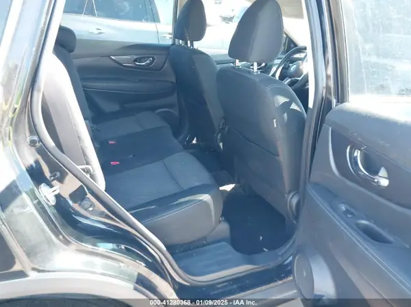 KNMAT2MT9HP604032 2017 NISSAN ROGUE - Image 8