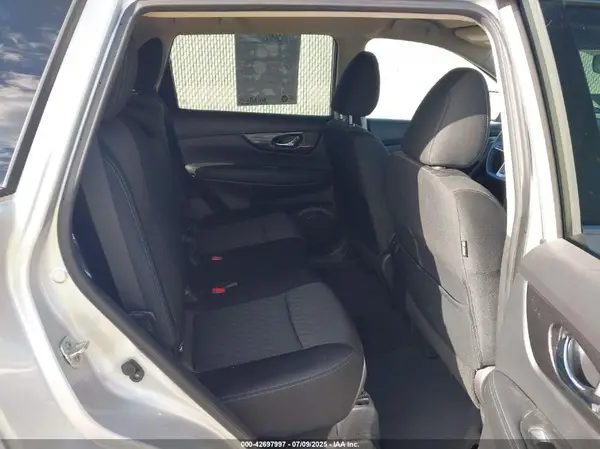 KNMAT2MT9HP604368 2017 NISSAN ROGUE - Image 8