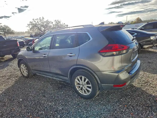 KNMAT2MT9HP606072 2017 NISSAN ROGUE - Image 2