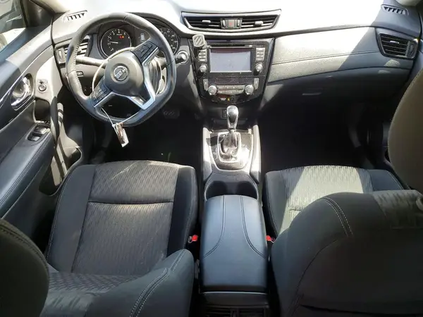KNMAT2MT9HP607819 2017 NISSAN ROGUE - Image 8