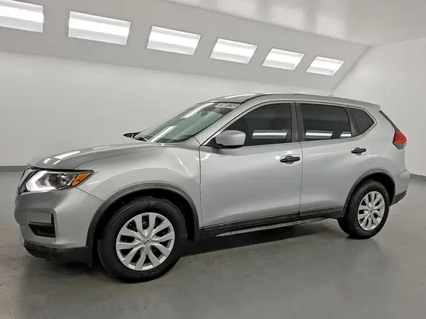 KNMAT2MT9HP608209 2017 NISSAN ROGUE - Image 1