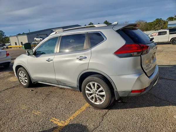 KNMAT2MT9HP608680 2017 NISSAN ROGUE - Image 2
