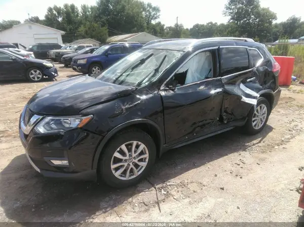 KNMAT2MT9HP609263 2017 NISSAN ROGUE - Image 2