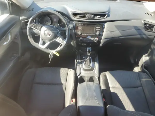 KNMAT2MT9HP609957 2017 NISSAN ROGUE - Image 8