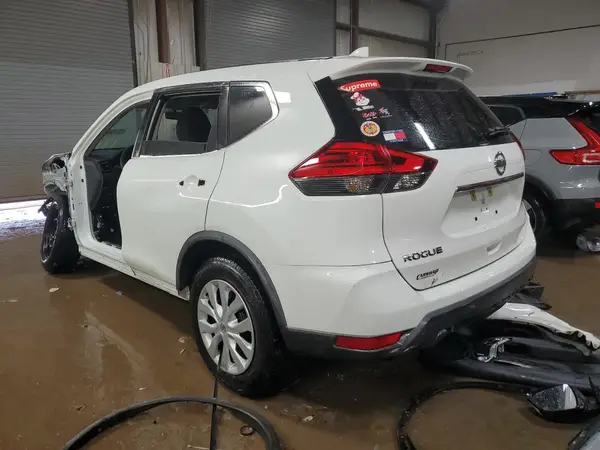 KNMAT2MT9HP610445 2017 NISSAN ROGUE - Image 2