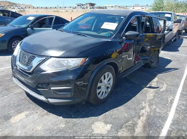 KNMAT2MT9HP613569 2017 NISSAN ROGUE - Image 2