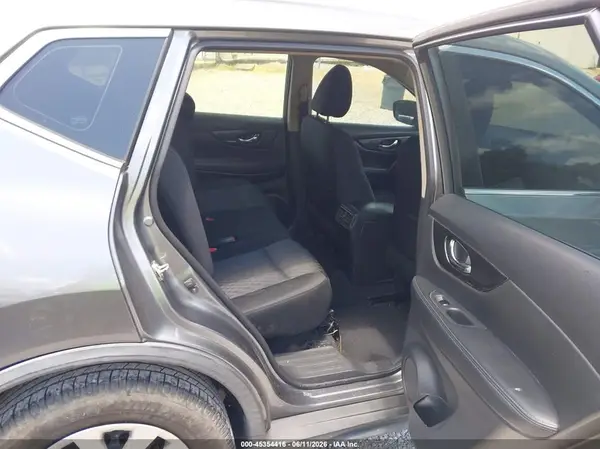 KNMAT2MT9JP500663 2018 NISSAN ROGUE - Image 8