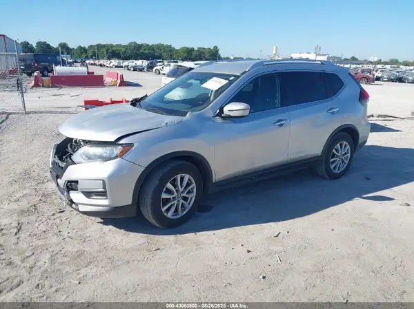 KNMAT2MT9JP506107 2018 NISSAN ROGUE - Image 2