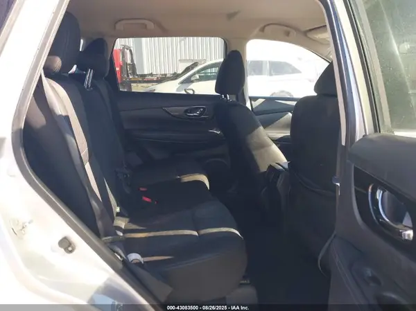 KNMAT2MT9JP506107 2018 NISSAN ROGUE - Image 8