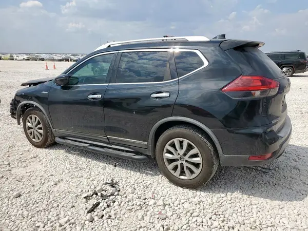 KNMAT2MT9JP514207 2018 NISSAN ROGUE - Image 2