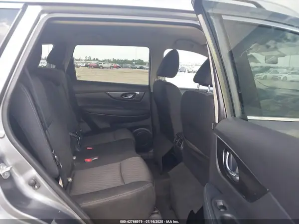 KNMAT2MT9JP518614 2018 NISSAN ROGUE - Image 8