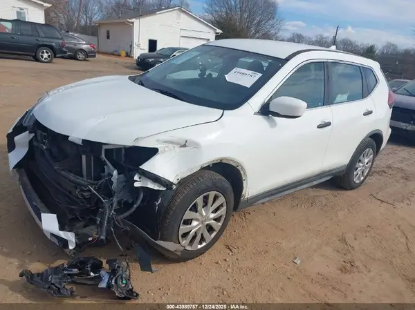 KNMAT2MT9JP521156 2018 NISSAN ROGUE - Image 2