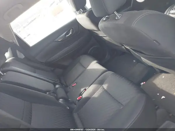 KNMAT2MT9JP521156 2018 NISSAN ROGUE - Image 8