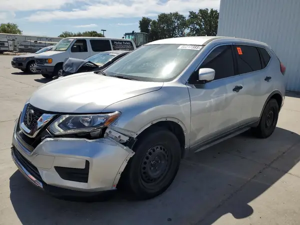 KNMAT2MT9JP522372 2018 NISSAN ROGUE - Image 1