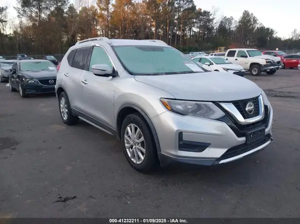 KNMAT2MT9JP524445 2018 NISSAN ROGUE - Image 1
