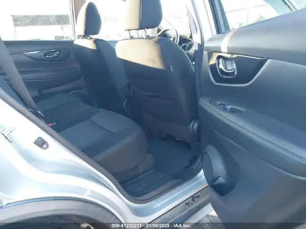 KNMAT2MT9JP524445 2018 NISSAN ROGUE - Image 8