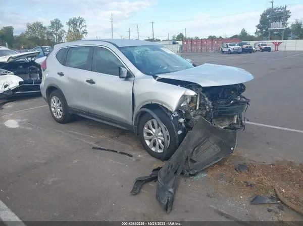 KNMAT2MT9JP530309 2018 NISSAN ROGUE - Image 1