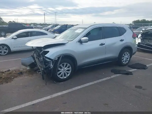 KNMAT2MT9JP530309 2018 NISSAN ROGUE - Image 2