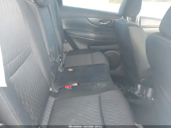 KNMAT2MT9JP530309 2018 NISSAN ROGUE - Image 8