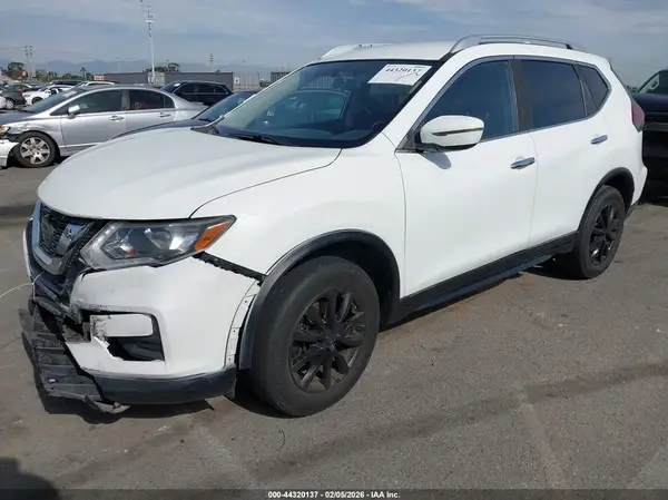 KNMAT2MT9JP539155 2018 NISSAN ROGUE - Image 2