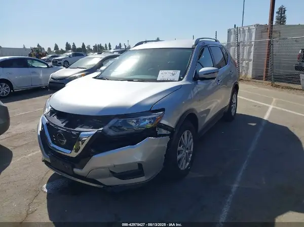 KNMAT2MT9JP540984 2018 NISSAN ROGUE - Image 2