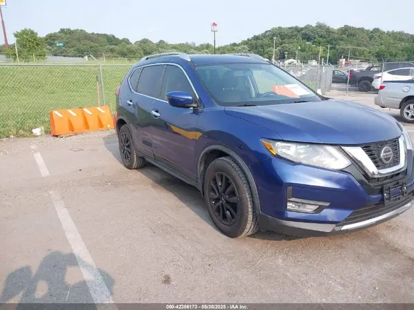 KNMAT2MT9JP545599 2018 NISSAN ROGUE - Image 1