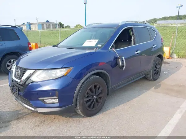 KNMAT2MT9JP545599 2018 NISSAN ROGUE - Image 2