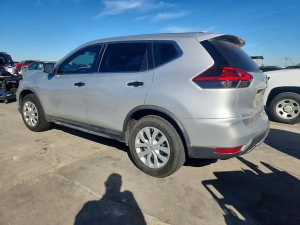 KNMAT2MT9JP546204 2018 NISSAN ROGUE - Image 2