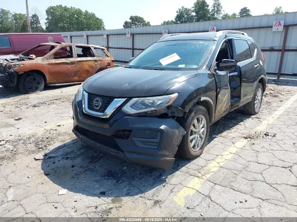 KNMAT2MT9JP546686 2018 NISSAN ROGUE - Image 2