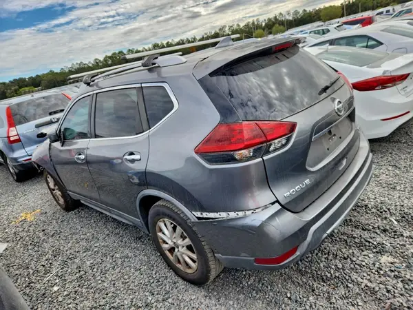 KNMAT2MT9JP547076 2018 NISSAN ROGUE - Image 2
