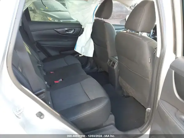 KNMAT2MT9JP552486 2018 NISSAN ROGUE - Image 8