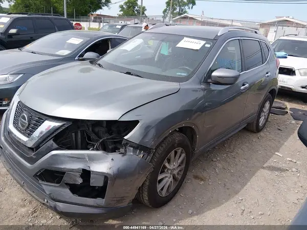 KNMAT2MT9JP553394 2018 NISSAN ROGUE - Image 2