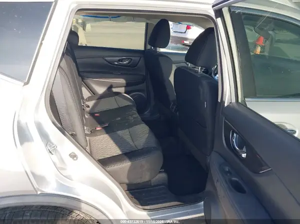 KNMAT2MT9JP554304 2018 NISSAN ROGUE - Image 8