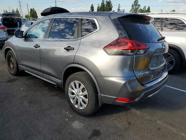 KNMAT2MT9JP555260 2018 NISSAN ROGUE - Image 2