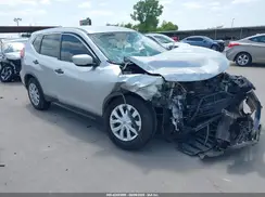 KNMAT2MT9JP555517 2018 NISSAN ROGUE
