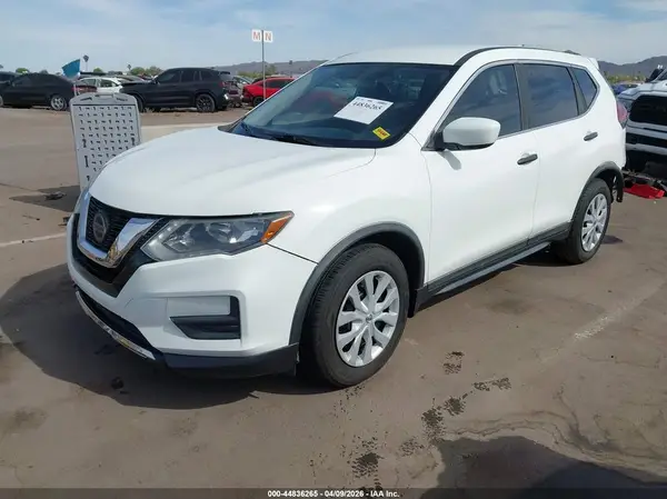 KNMAT2MT9JP557638 2018 NISSAN ROGUE - Image 2